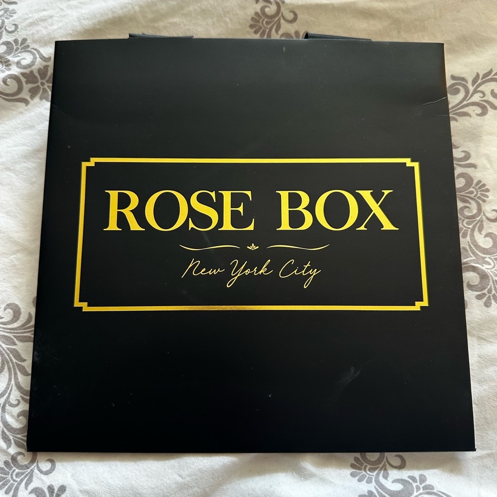Rose Box New York City Black and Gold Box